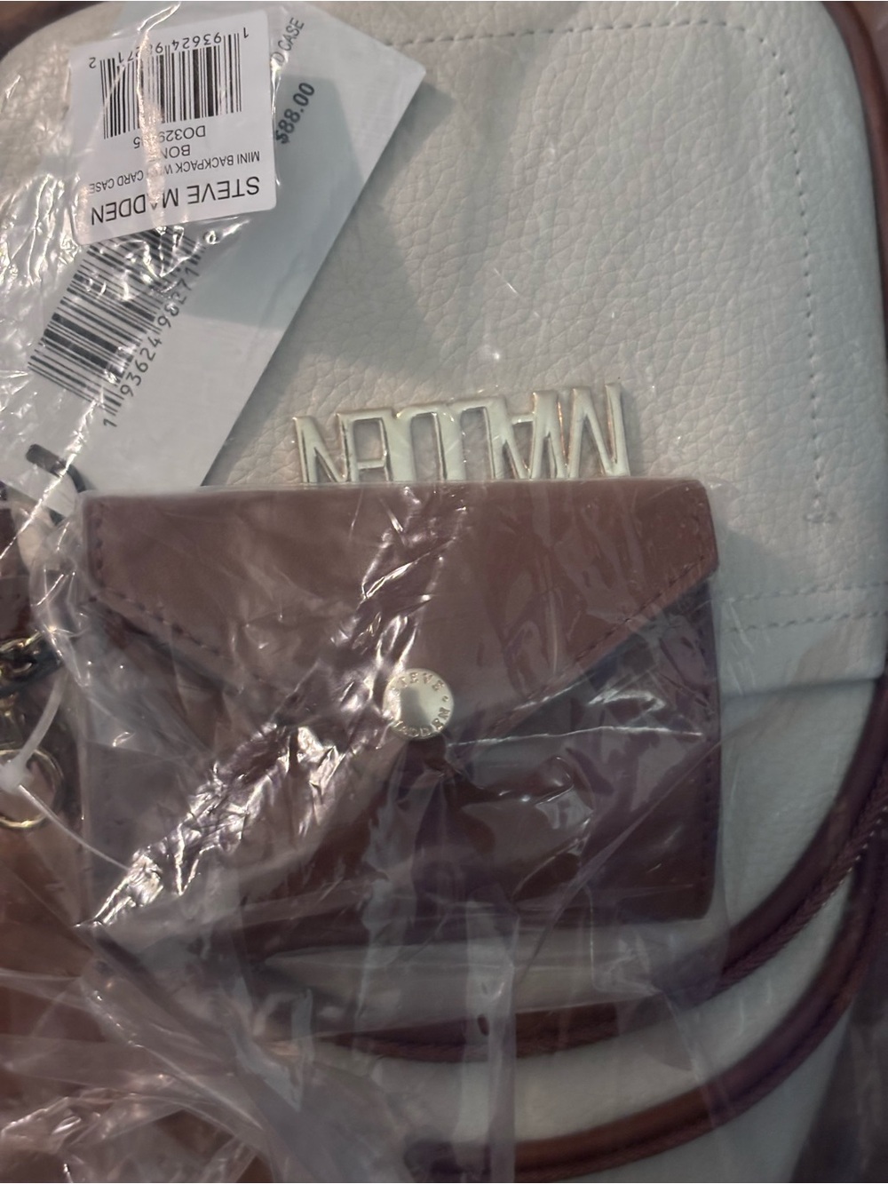 Steve Madden Bundle includes Cosmetic Bag and Mini Backpack with card holder - Picture 10 of 11
